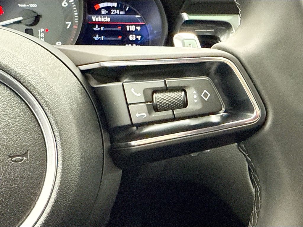 Thumbnail: 2026 Porsche Macan - 15