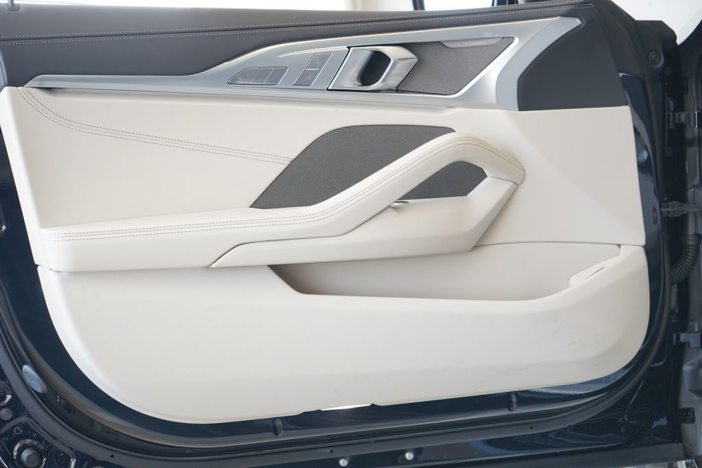 Thumbnail: 2026 BMW 8 Series - 10