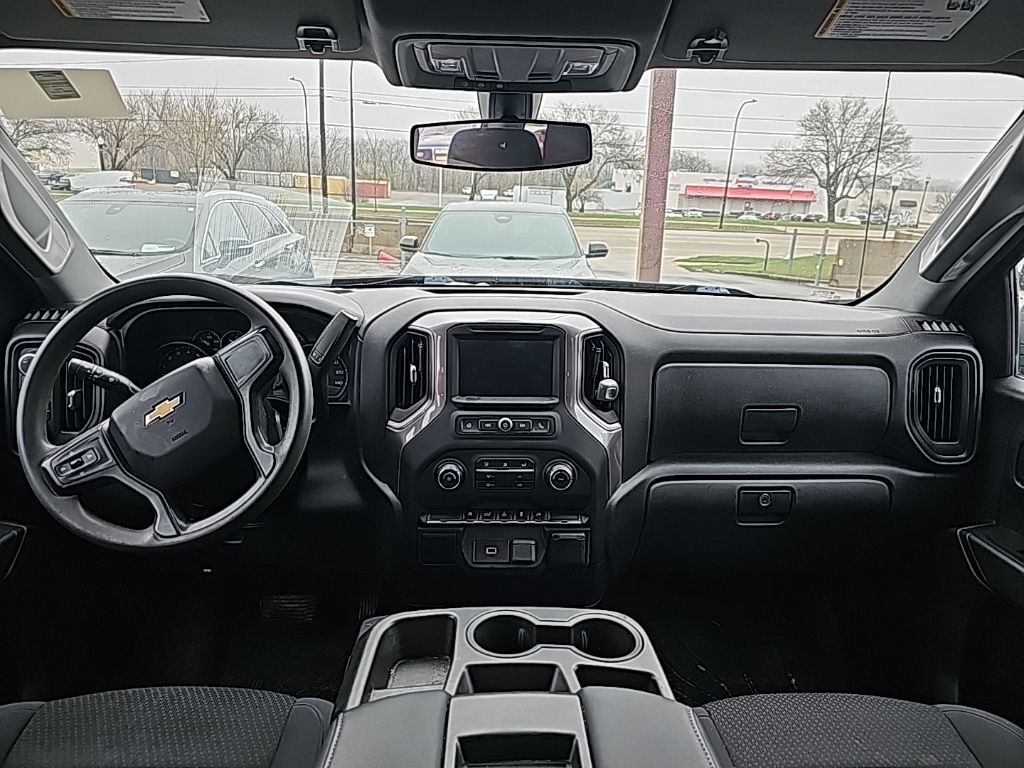 View vehicle photo 4