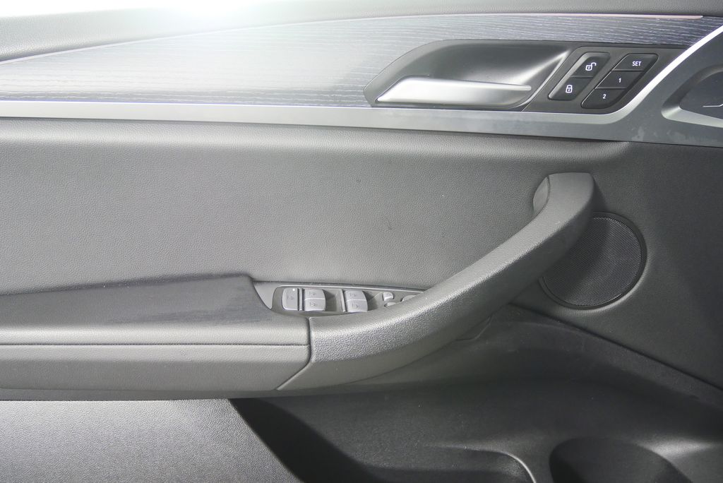 Thumbnail: 2024 BMW X4 - 9