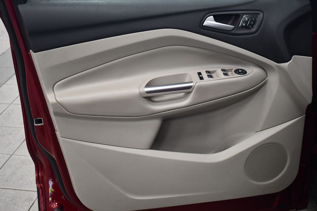 Thumbnail: 2014 Ford Escape - 16