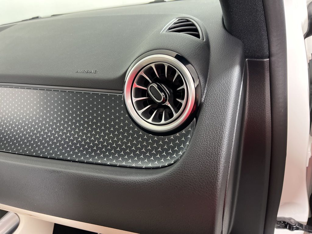 Thumbnail: 2024 Mercedes-Benz GLA - 20