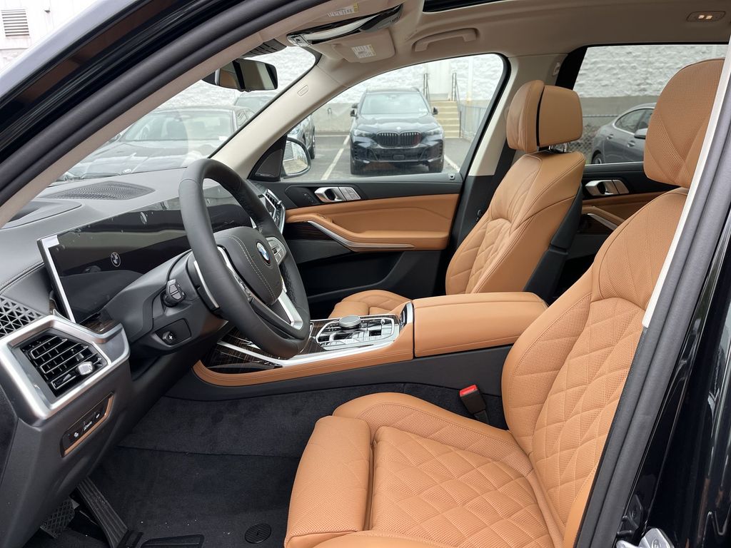 Thumbnail: 2027 BMW X7 - 11