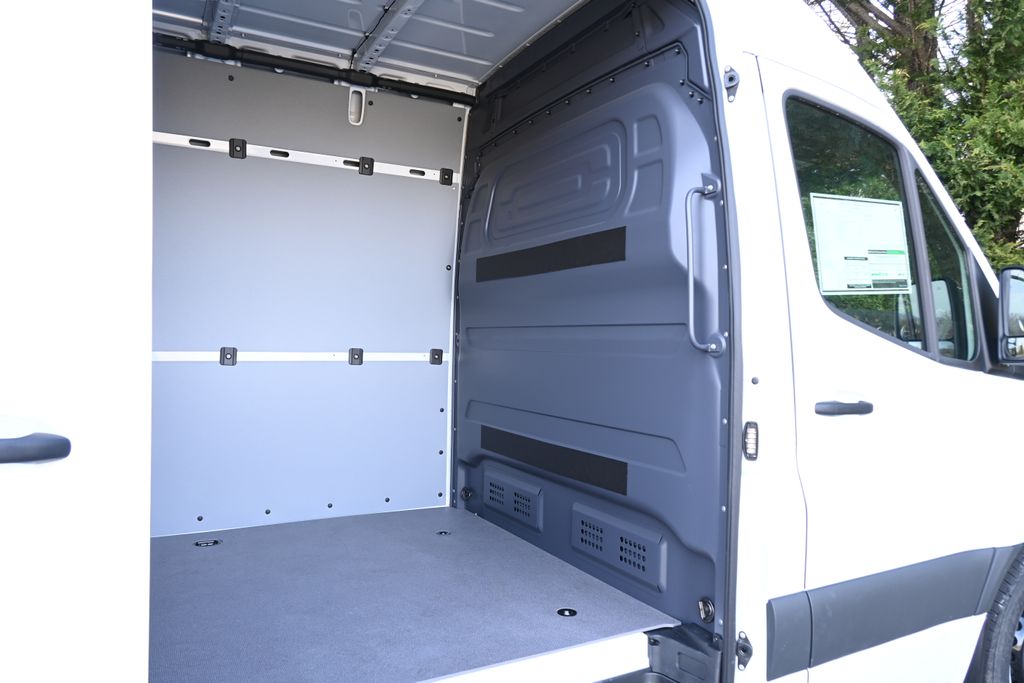 Thumbnail: 2025 Mercedes-Benz Sprinter - 26