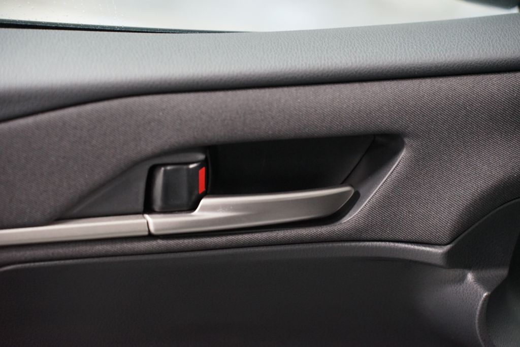 Thumbnail: 2025 Toyota Camry - 32