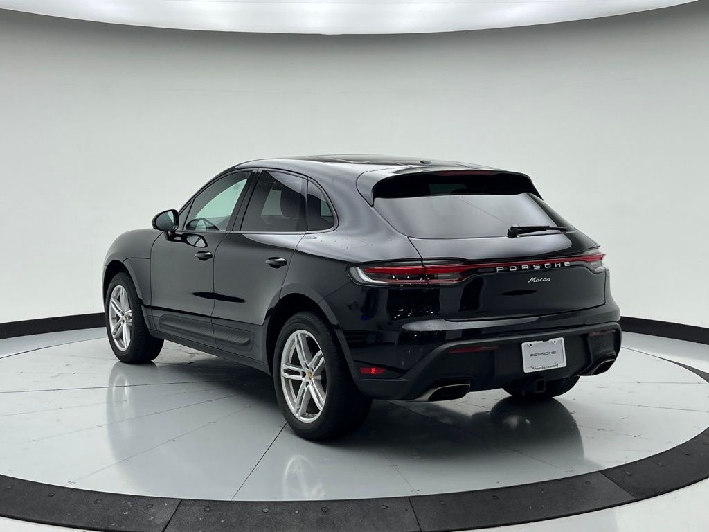Thumbnail: 2024 Porsche Macan - 3