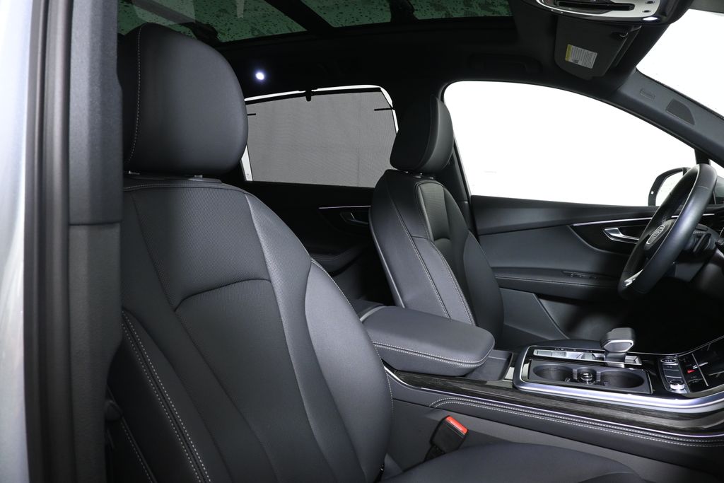 Thumbnail: 2026 Audi Q7 - 32