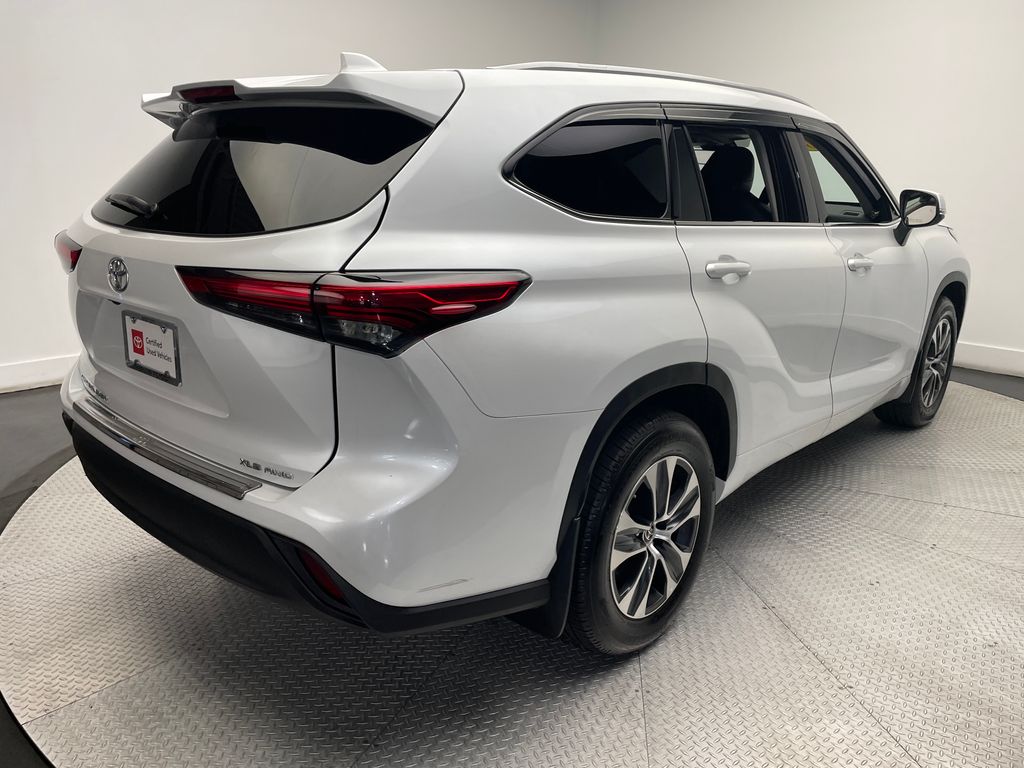 2022 Toyota Highlander XLE 5