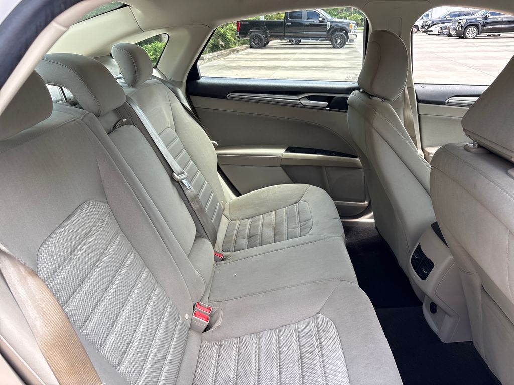 Used 2020 White Ford SE image 29