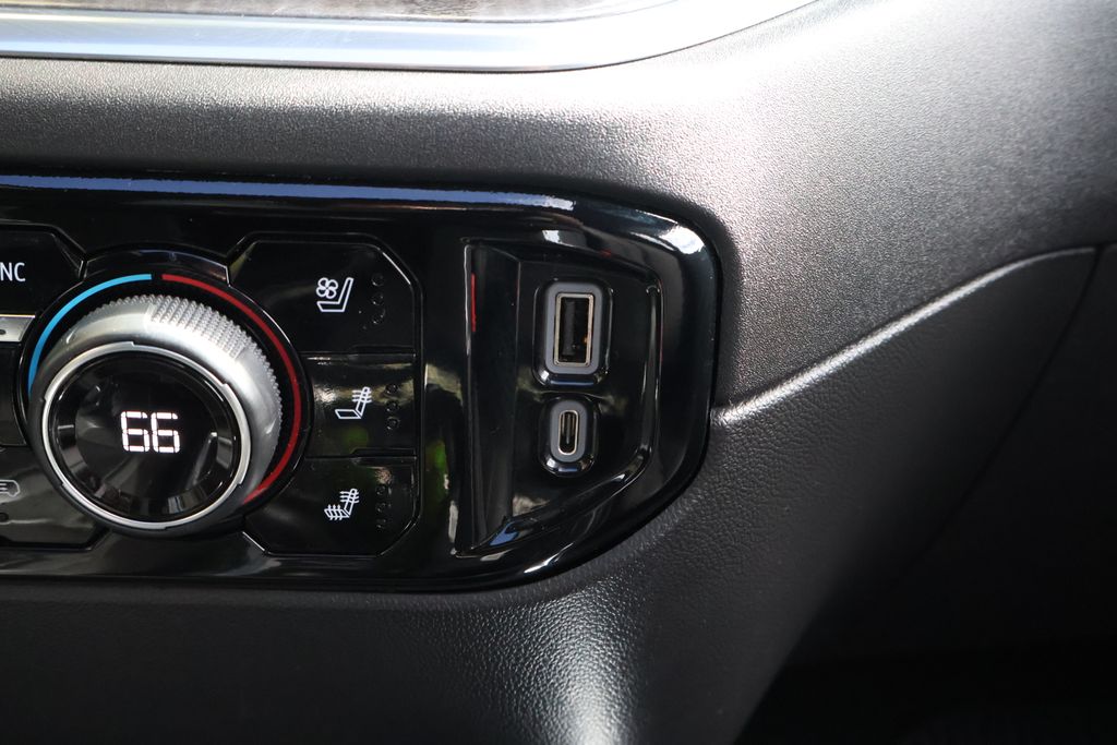 Thumbnail: 2022 Chevrolet Silverado 1500 - 26