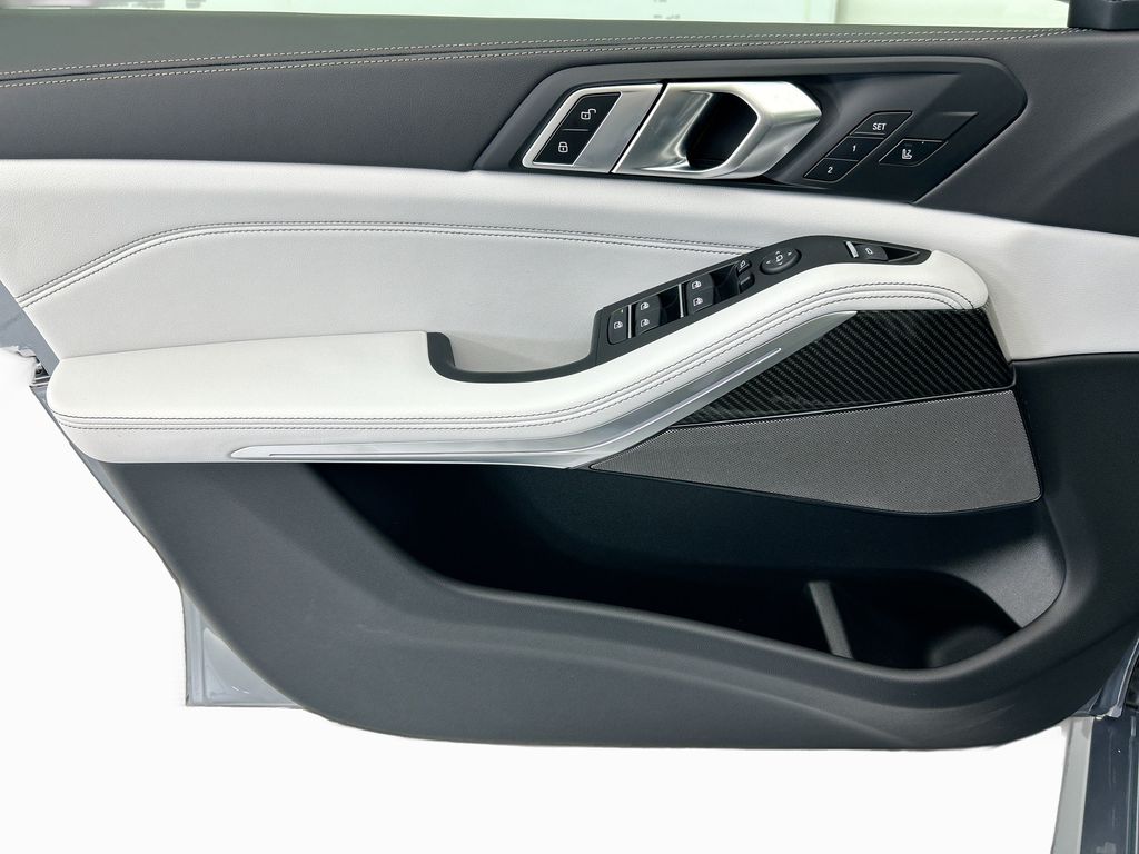 Thumbnail: 2026 BMW X5 - 23