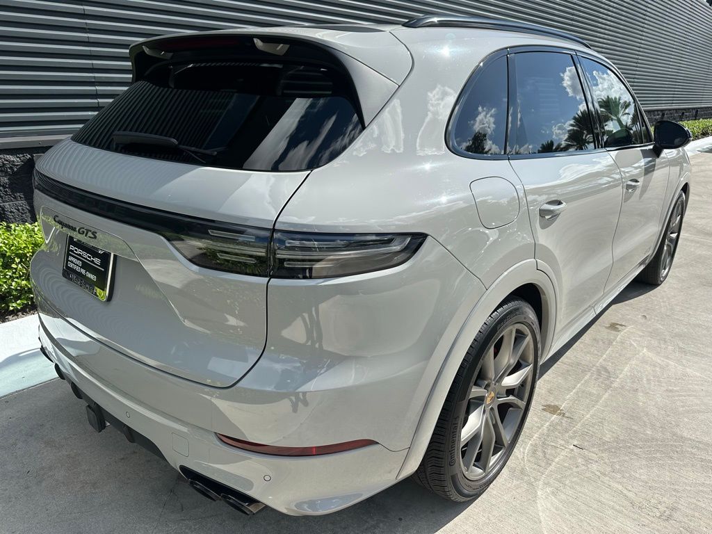Thumbnail: 2022 Porsche Cayenne - 9