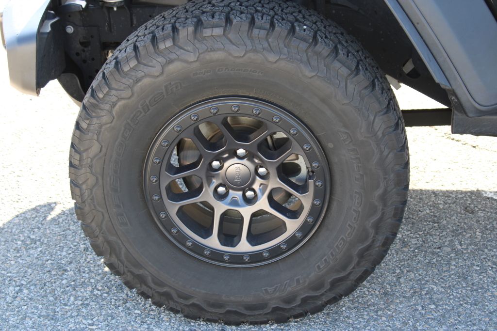 Used 2022 Black Jeep Unlimited High Tide image 8