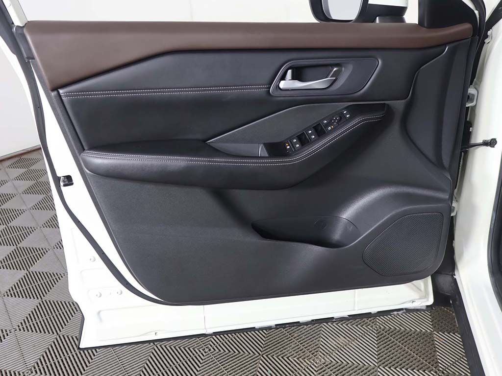 Used 2023 White Nissan SV image 25