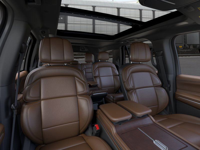 Thumbnail: 2025 Lincoln Navigator - 10