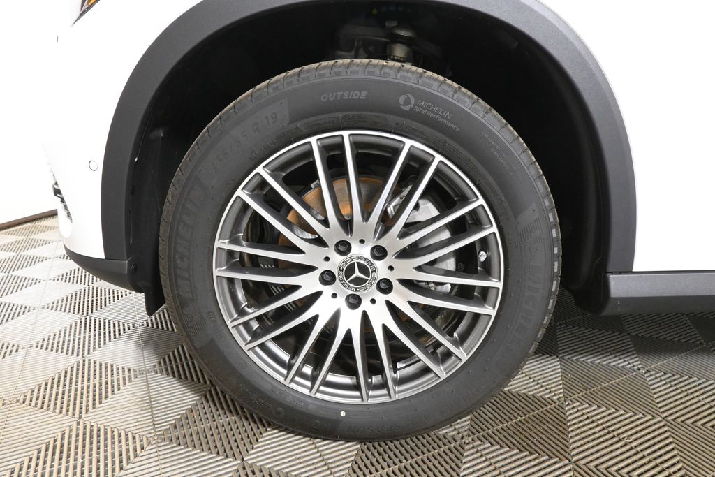 Thumbnail: 2026 Mercedes-Benz GLC - 12