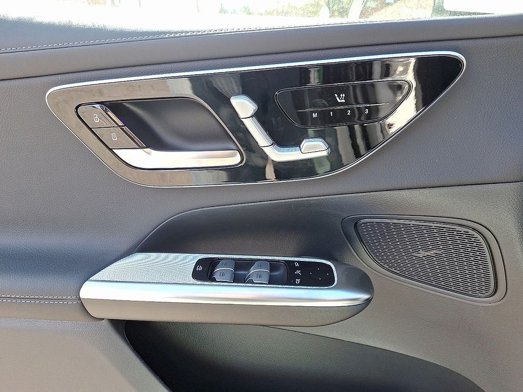 Thumbnail: 2025 Mercedes-Benz GLC - 8