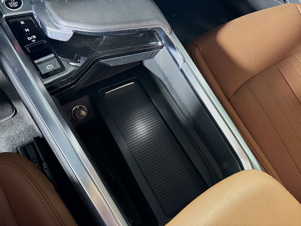 2021 Audi e-tron Premium Plus