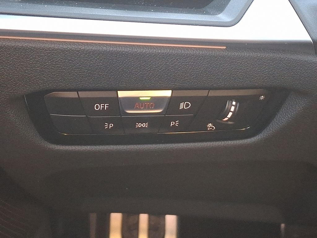 Thumbnail: 2023 BMW 3 Series - 24