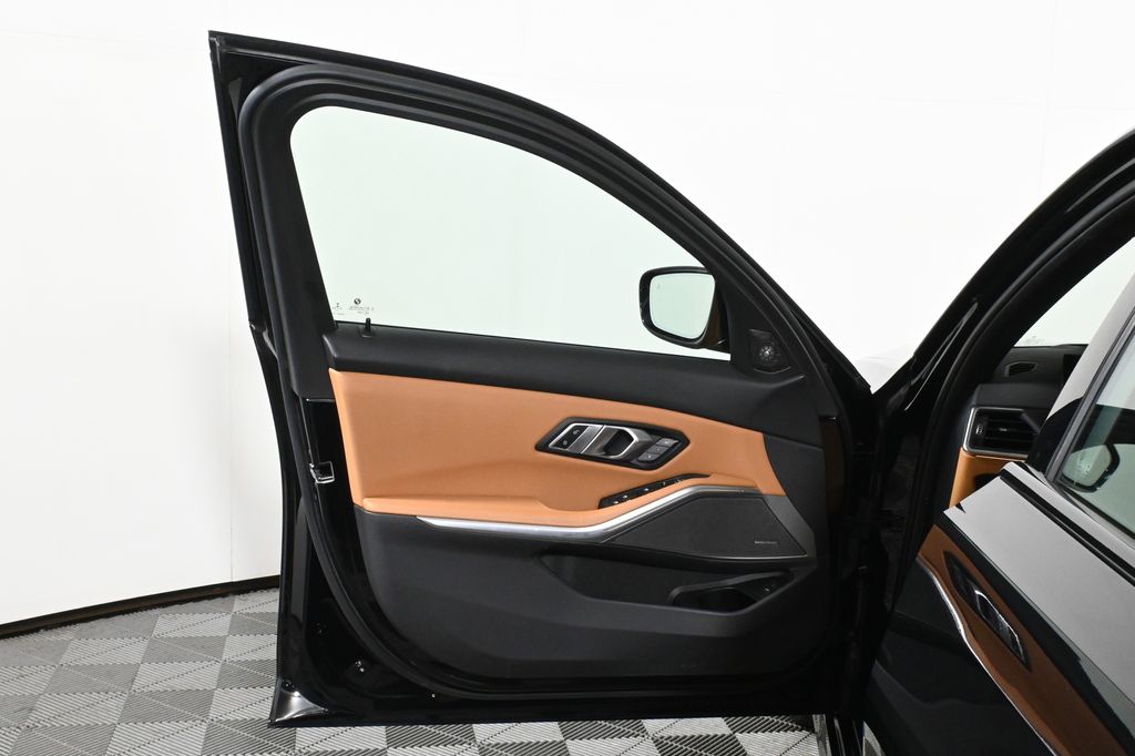 Thumbnail: 2023 BMW 3 Series - 26