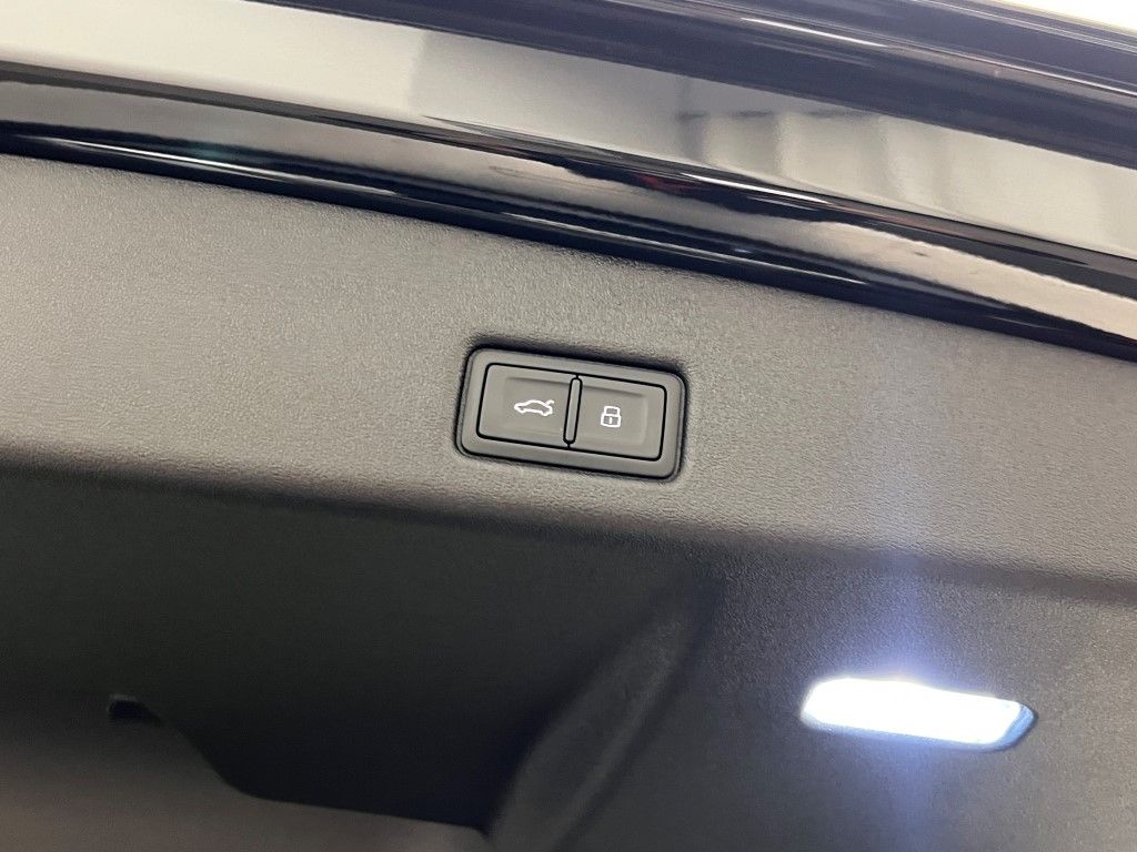 Thumbnail: 2025 Audi Q5 - 8