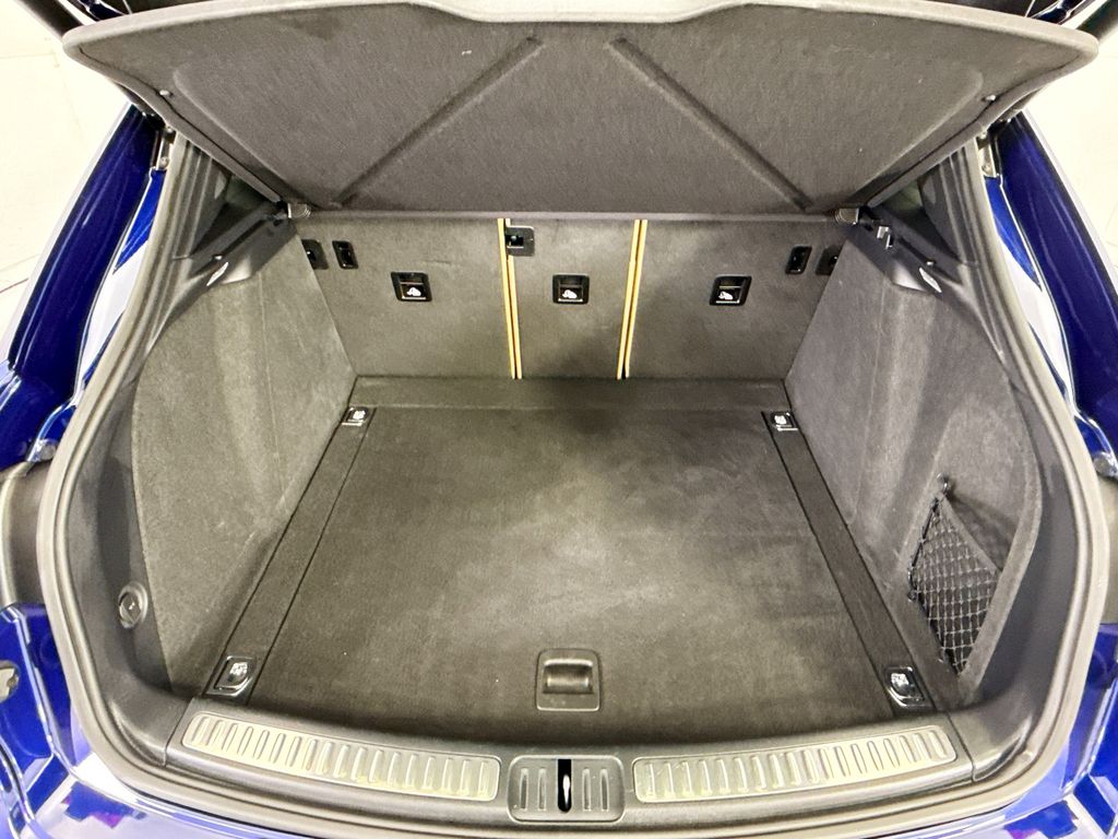 Thumbnail: 2024 Porsche Macan - 28