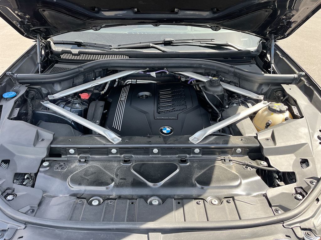 Used 2022 Gray BMW sDrive40i image 31