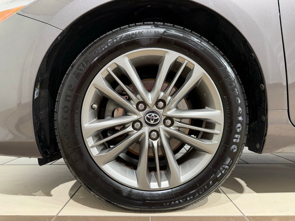 2017 Toyota Camry SE 9