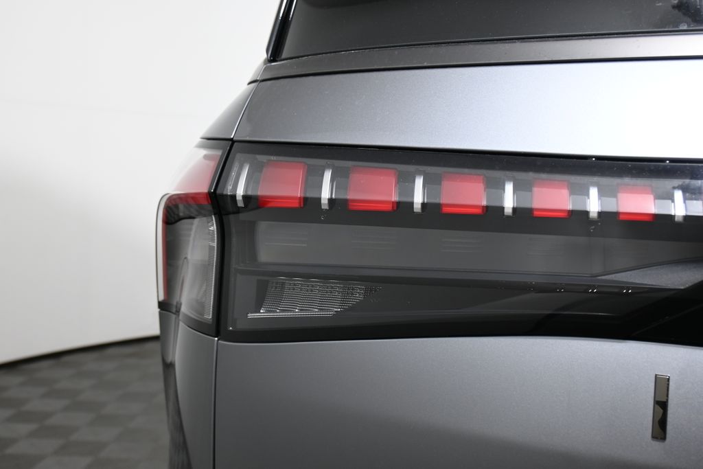 Thumbnail: 2026 INFINITI QX80 - 12