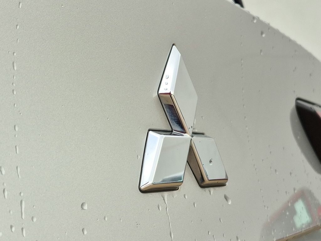 2024 Mitsubishi Outlander PHEV SE Silver at DeMontrond Gulf Freeway