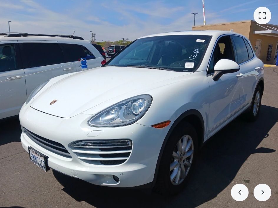 White 2014 Porsche Cayenne AWD SUV / Crossover All-Wheel Drive 6-Speed Manual