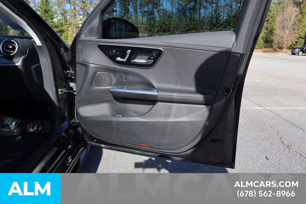 Used 2024  Mercedes-Benz C 300 image 27