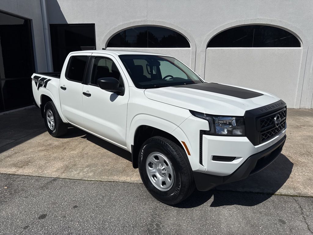 2023 Nissan Frontier S Crew Cab 4WD