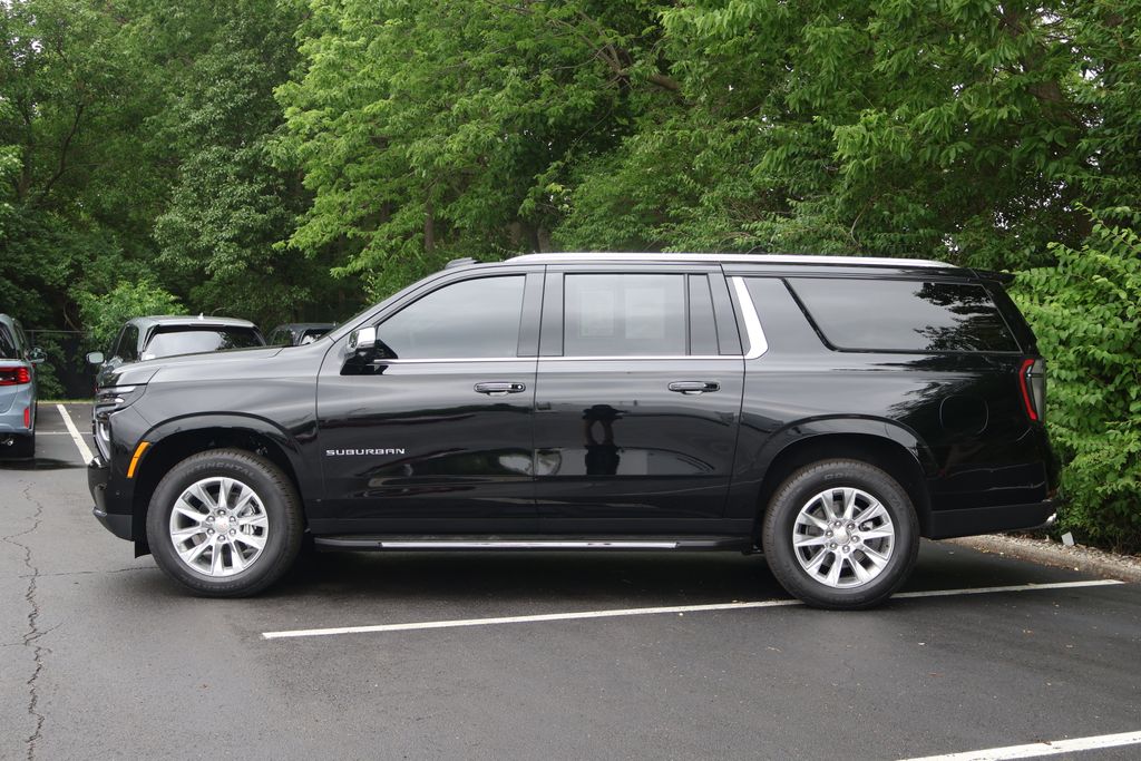Thumbnail: 2025 Chevrolet Suburban - 4