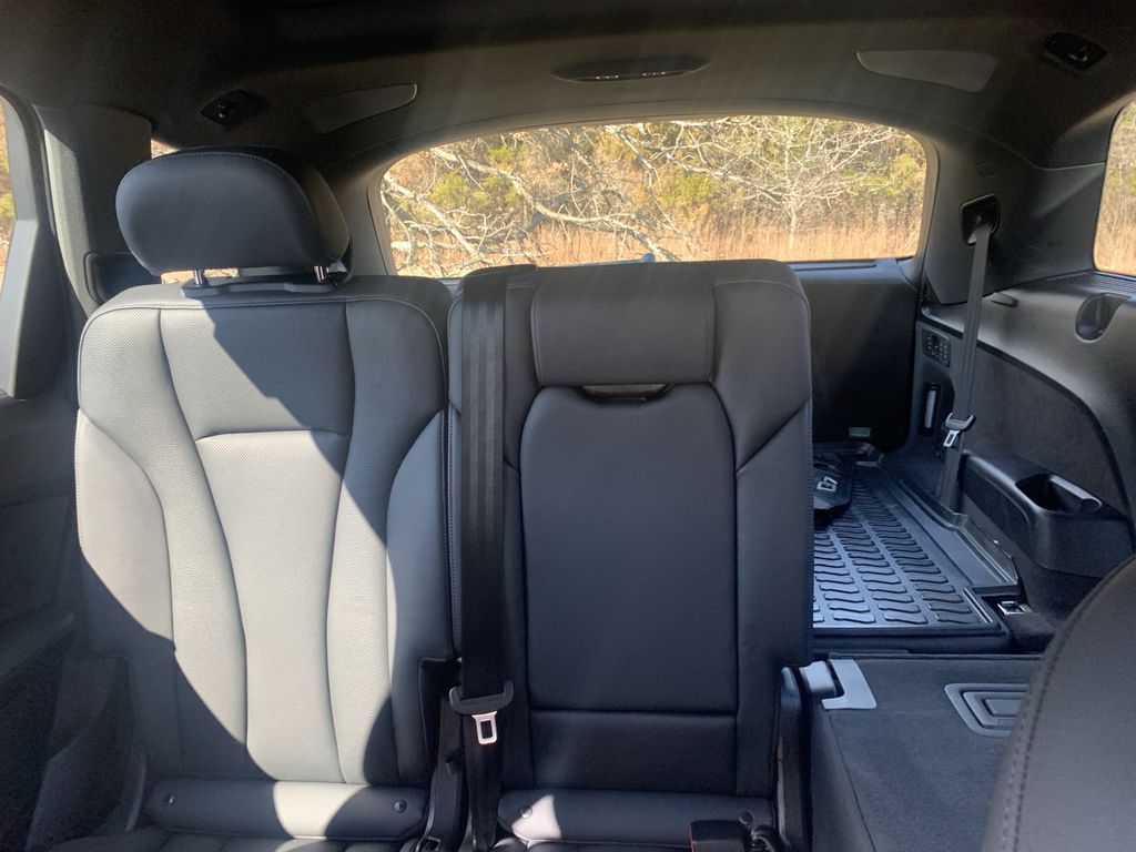 Thumbnail: 2023 Audi Q7 - 12