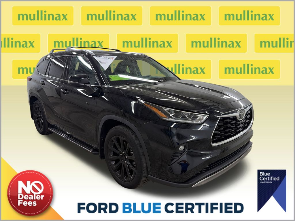 Midnight Black Metallic 2022 Toyota Highlander Platinum FWD SUV / Crossover Front-Wheel Drive 8-Speed Automatic