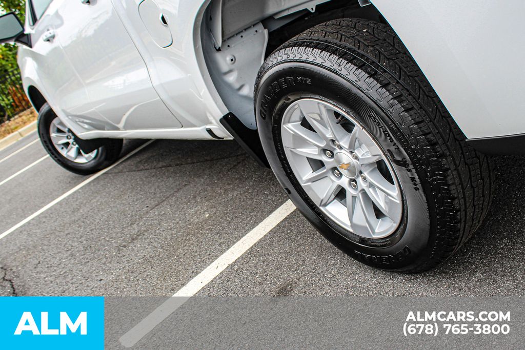 Used 2025 White Chevrolet LT image 15
