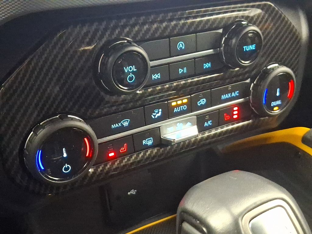 Thumbnail: 2022 Ford Bronco - 15