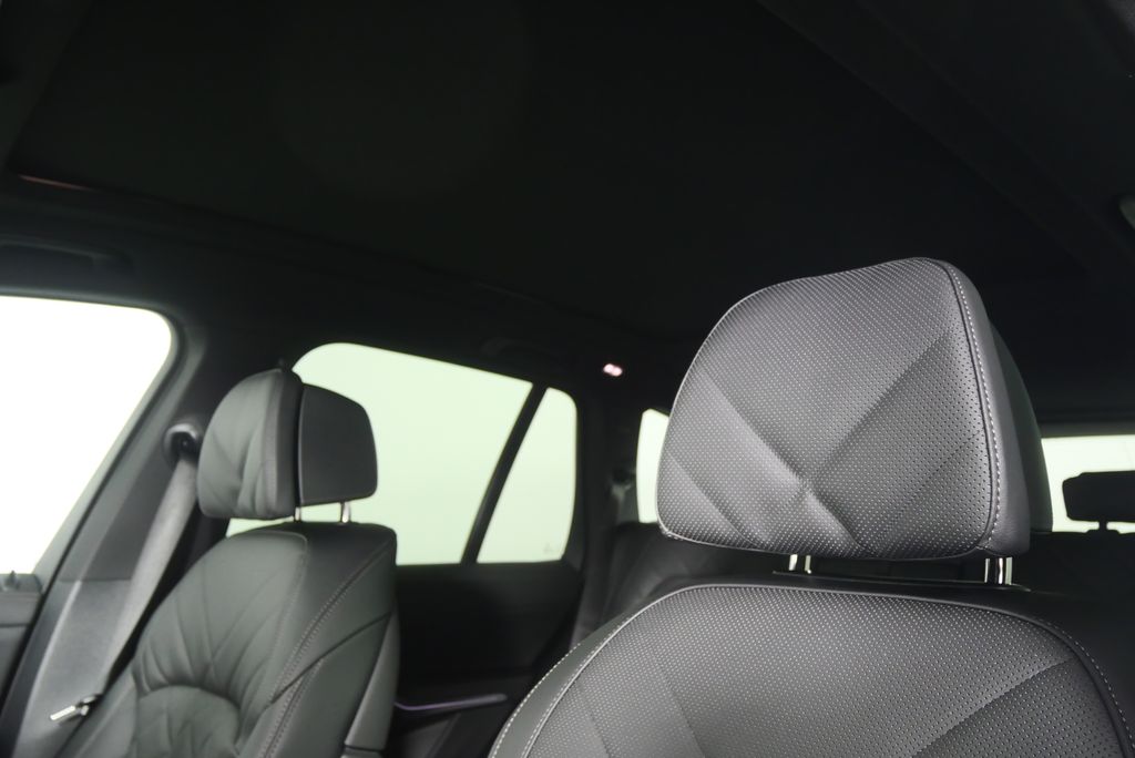 Thumbnail: 2026 BMW X5 - 11