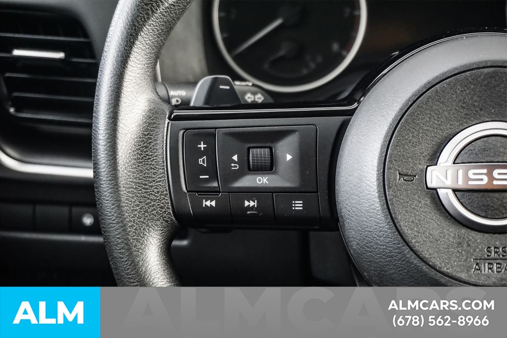Used 2022 Gray Nissan SV image 26
