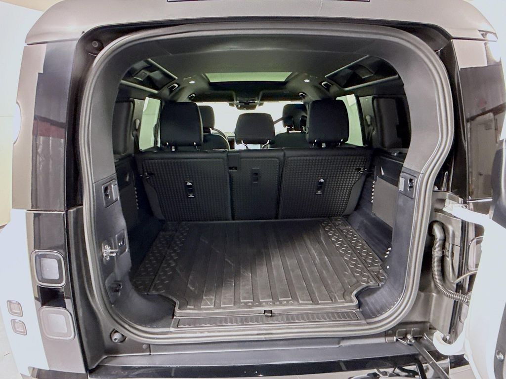 Thumbnail: 2026 Land Rover Defender - 30