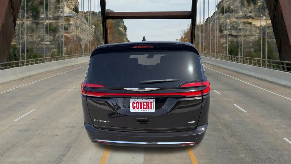 2025 Chrysler Pacifica Select - Photo 8