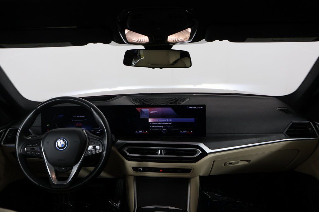 Thumbnail: 2023 BMW i4 - 8