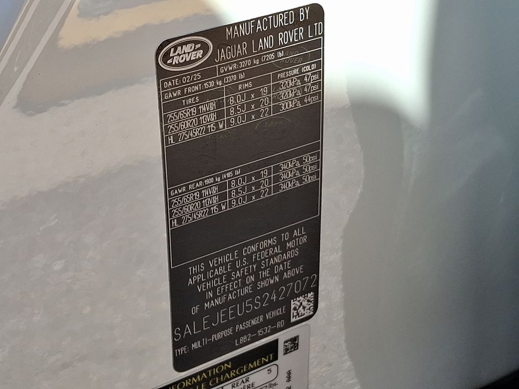 2025 Land Rover Defender 110 20