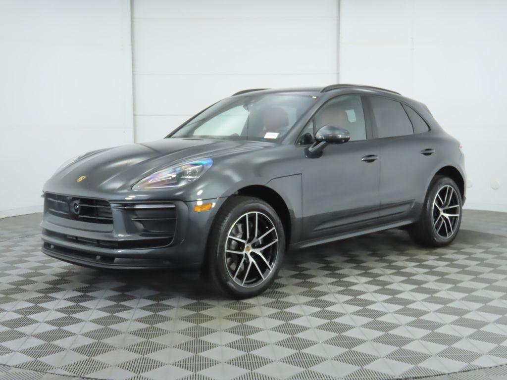 Thumbnail: 2025 Porsche Macan - 1