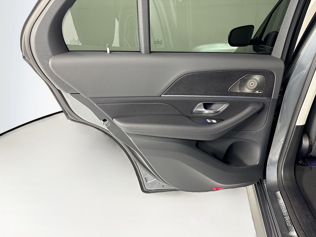 Thumbnail: 2026 Mercedes-Benz GLE - 28