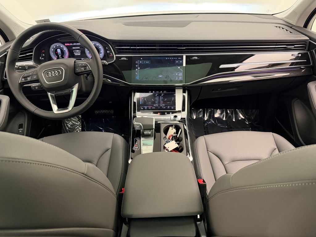 Thumbnail: 2026 Audi Q7 - 22