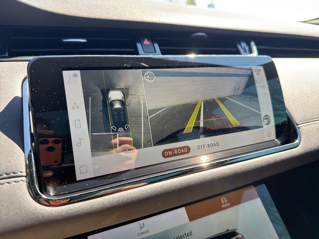 Thumbnail: 2021 Land Rover Range Rover Evoque - 30