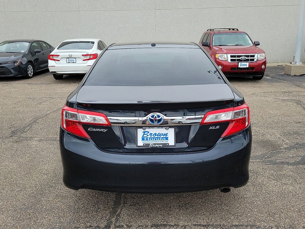 2013 Toyota Camry Hybrid XLE - 8