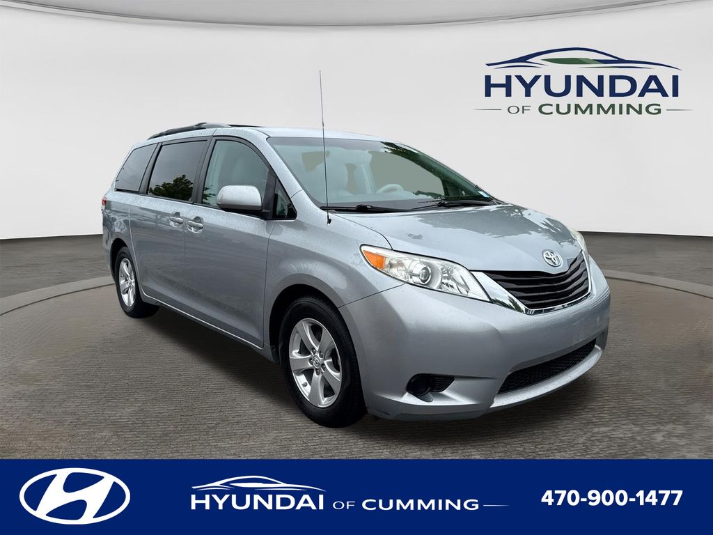 2014 Toyota Sienna LE